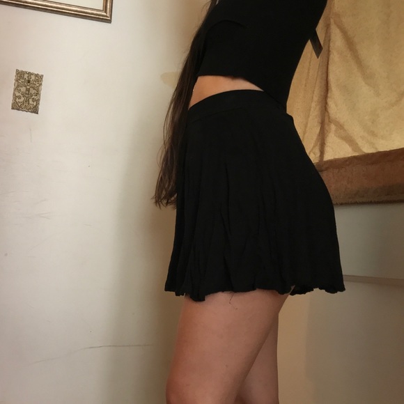 Black Brandy Melville Skirt - Picture 2 of 3
